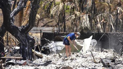 Lahaina residents begin returning to sites of homes destroyed by deadly wildfire